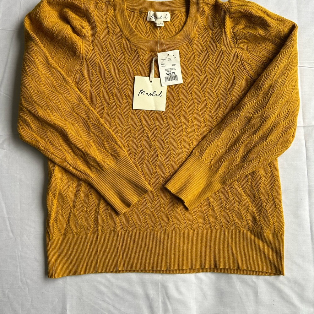 NWT Marled Golden Cable Knit Sweater